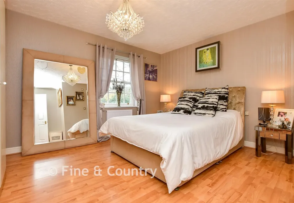 Bedroom 1 - The Spinney, Cliftonville, Margate, Kent - Wards of Kent