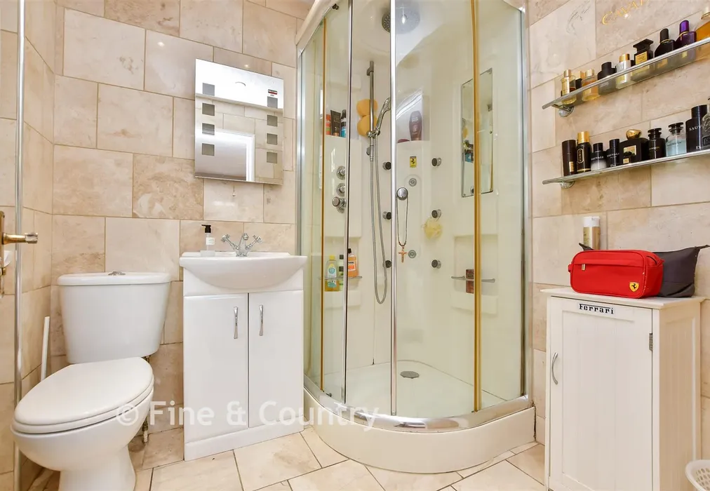 En-Suite - The Spinney, Cliftonville, Margate, Kent - Wards of Kent