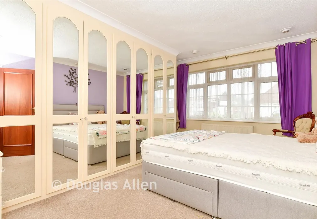 Bedroom 1 - Bruce Grove, Wickford, Essex - Wards of Kent