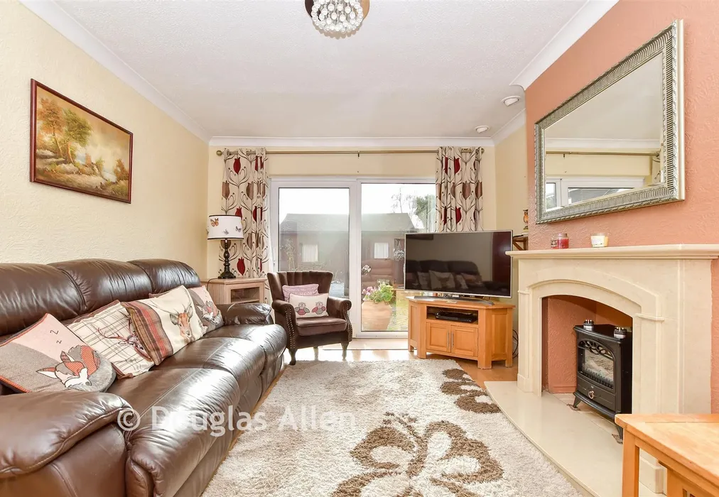 Lounge - Bruce Grove, Wickford, Essex - Wards of Kent