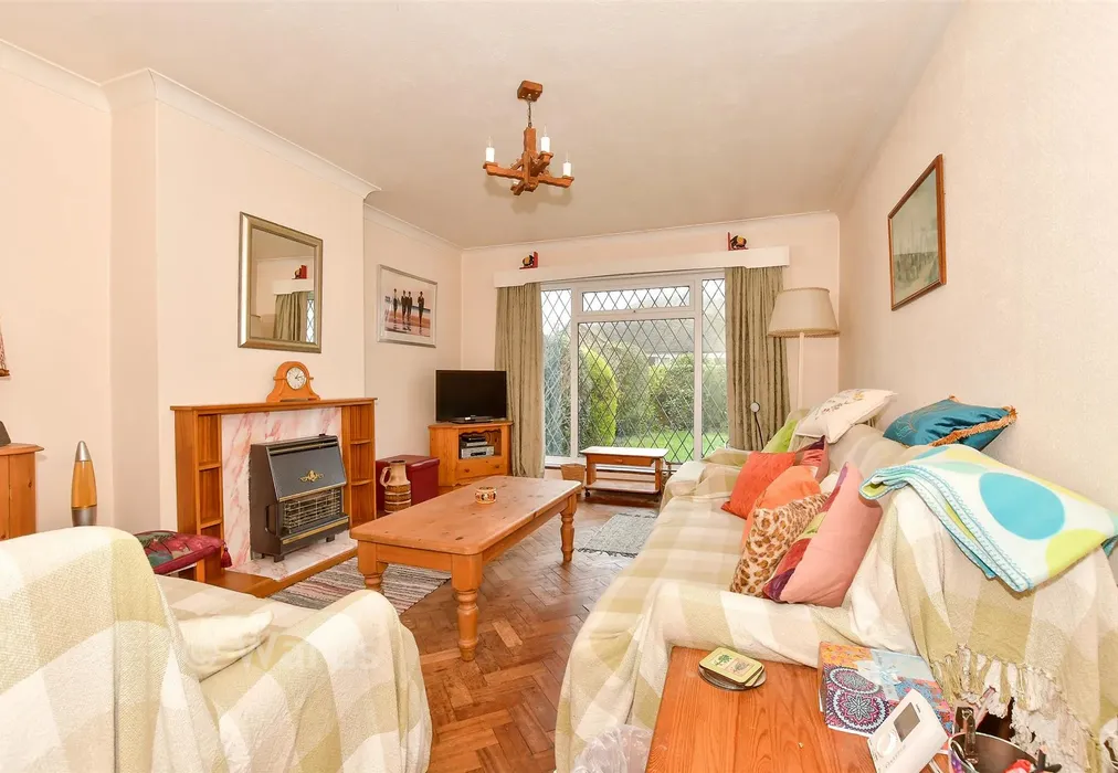 Lounge - Capel Close, Kingsgate, Broadstairs, Kent - Wards of Kent