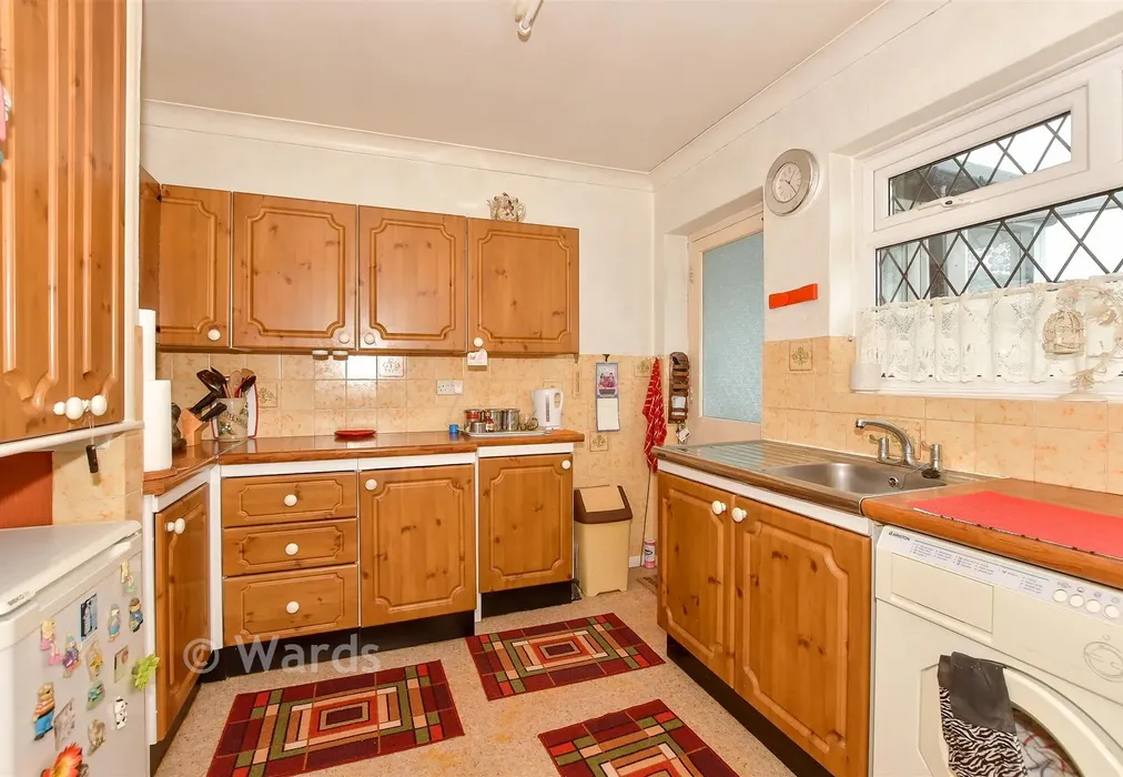 Kitchen - Capel Close, Kingsgate, Broadstairs, Kent - Wards of Kent
