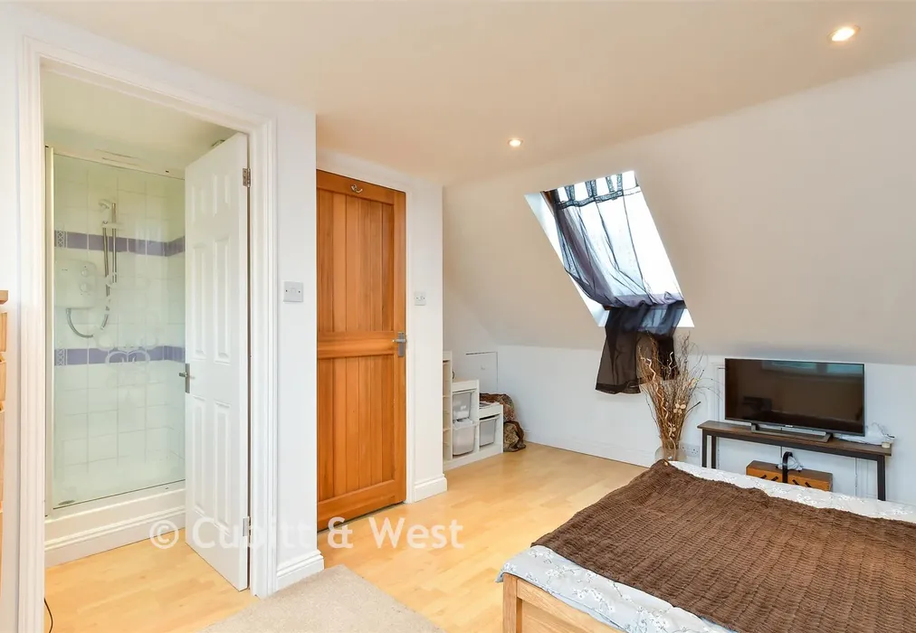 Bedroom 1 - Graham Avenue, Brighton, East Sussex - Wards of Kent