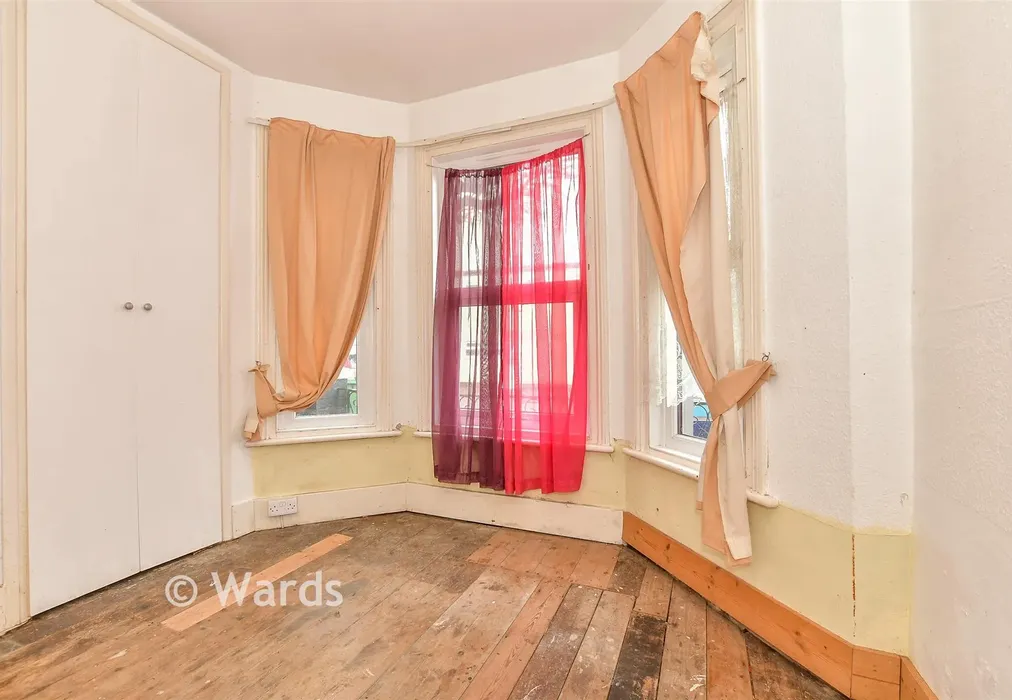 Bedroom - Boscombe Road, Folkestone, Kent - Wards of Kent