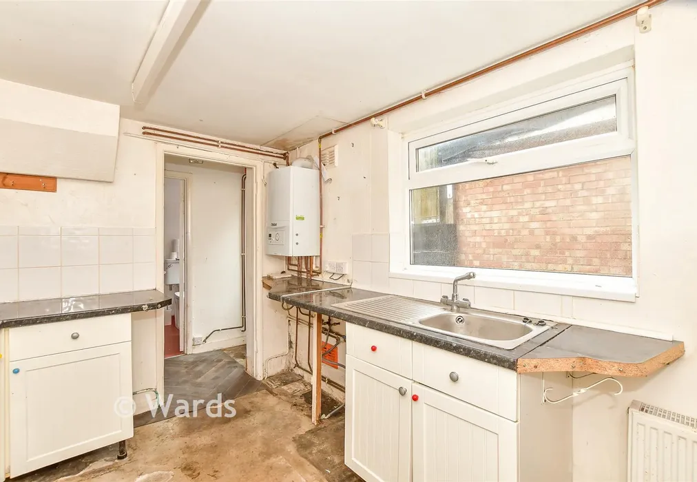 Kitchen - Boscombe Road, Folkestone, Kent - Wards of Kent
