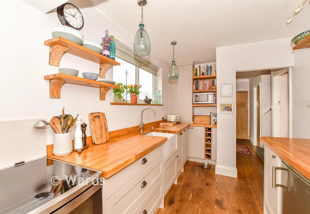 Kitchen - Palmarsh Crescent, Hythe, Kent - Wards of Kent