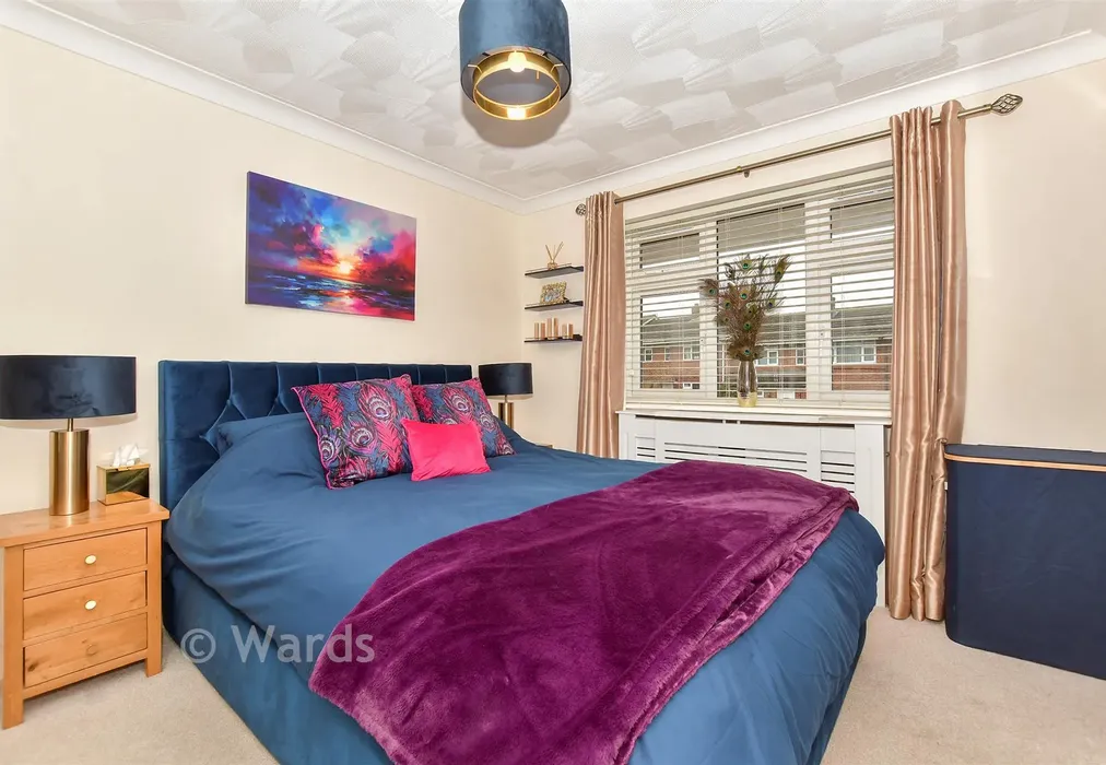 Bedroom 1 - Kingfisher Road, Birds Estate, Larkfield, Kent - Wards of Kent