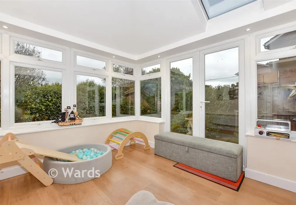 Part Glazed Sitting Area - Kingfisher Road, Birds Estate, Larkfield, Kent - Wards of Kent