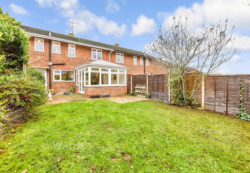 Rear Garden - Kingfisher Road, Birds Estate, Larkfield, Kent - Wards of Kent