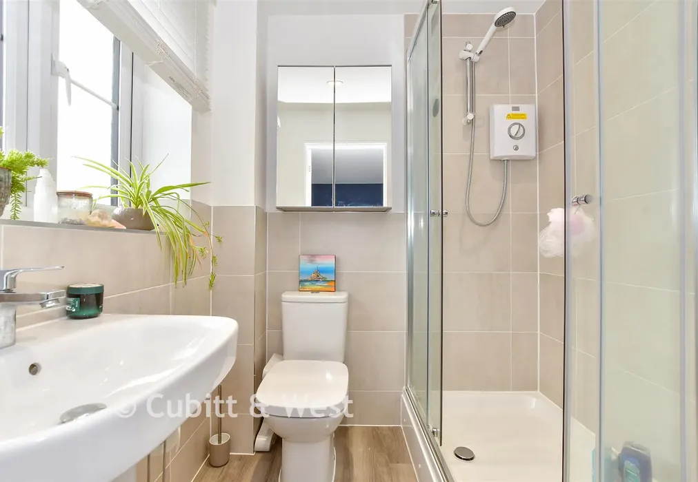 En-Suite Shower Room - Legg Vale, Chichester, West Sussex - Wards of Kent