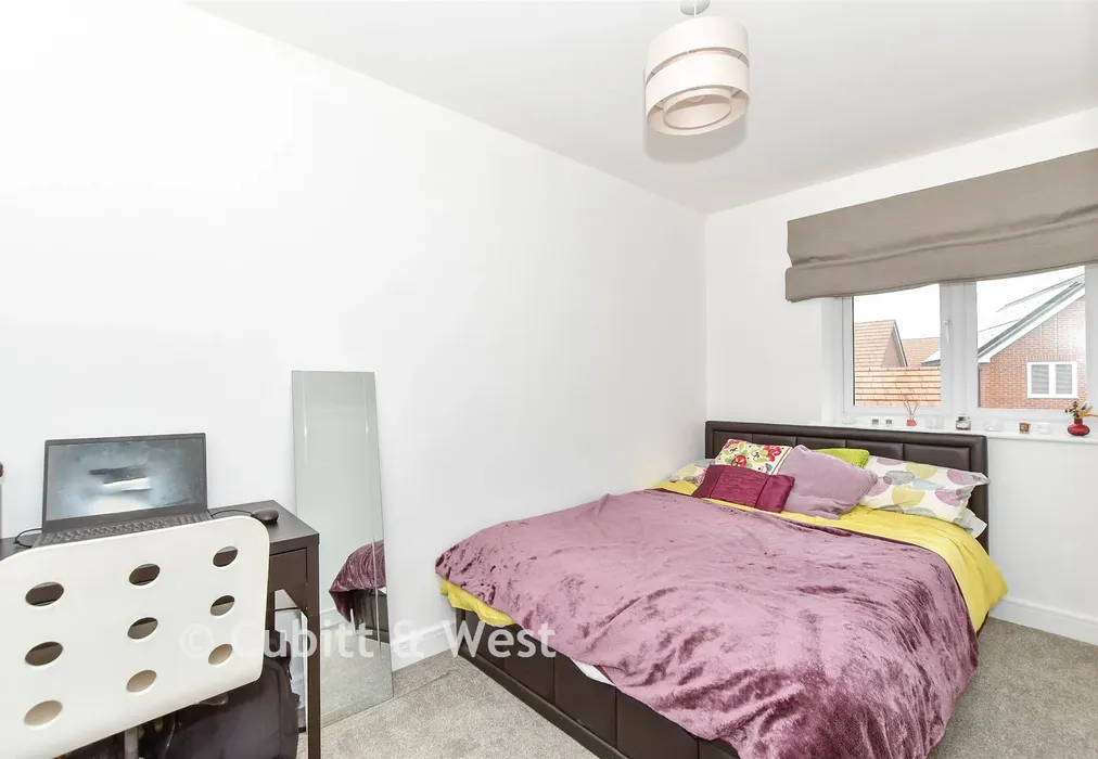 Bedroom 3 - Legg Vale, Chichester, West Sussex - Wards of Kent