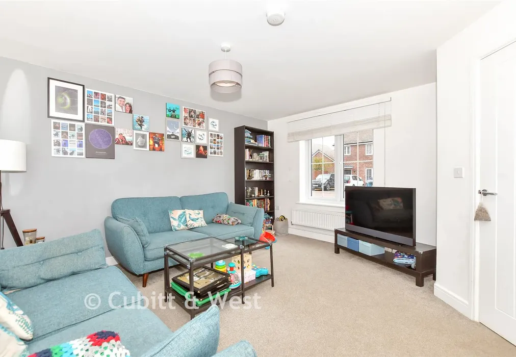 Lounge - Legg Vale, Chichester, West Sussex - Wards of Kent