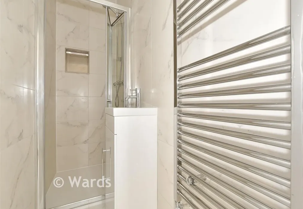 Shower Room - Albion Place, Hythe, Kent - Wards of Kent