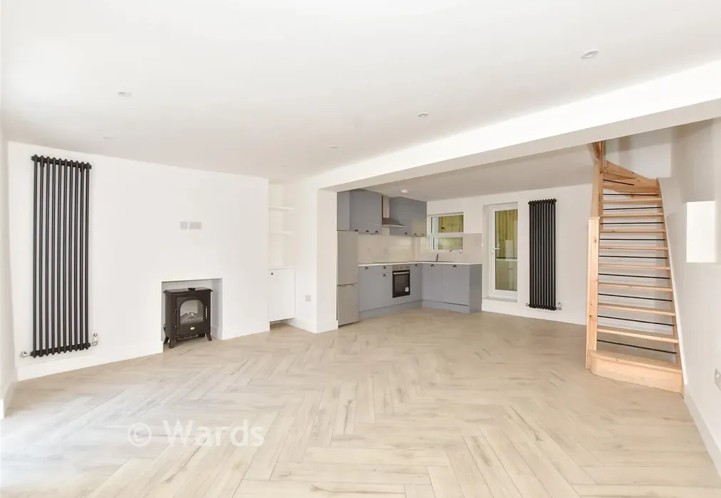 Lounge - Albion Place, Hythe, Kent - Wards of Kent