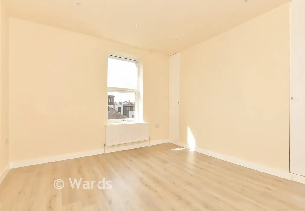 Bedroom 1 - Albion Place, Hythe, Kent - Wards of Kent