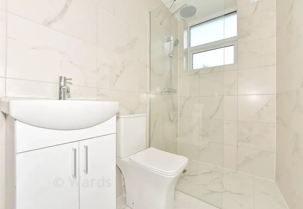 Shower Room - Albion Place, Hythe, Kent - Wards of Kent