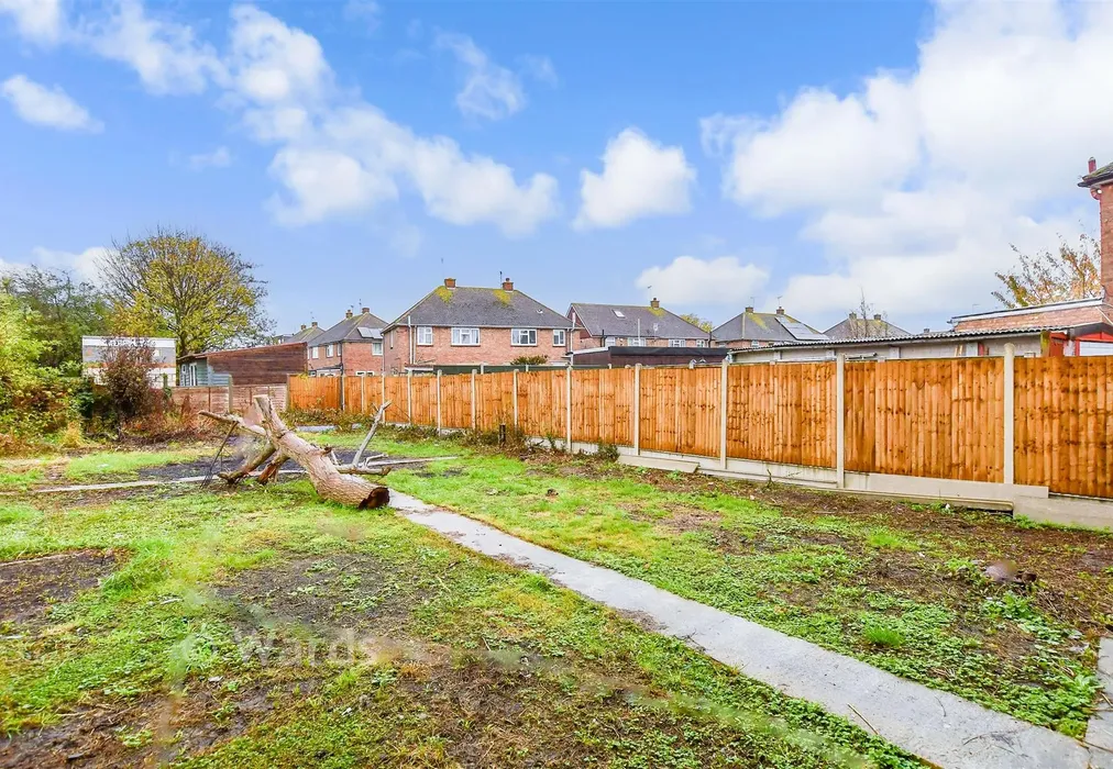 Rear Garden - Second Avenue, Sheerness, Kent - Wards of Kent
