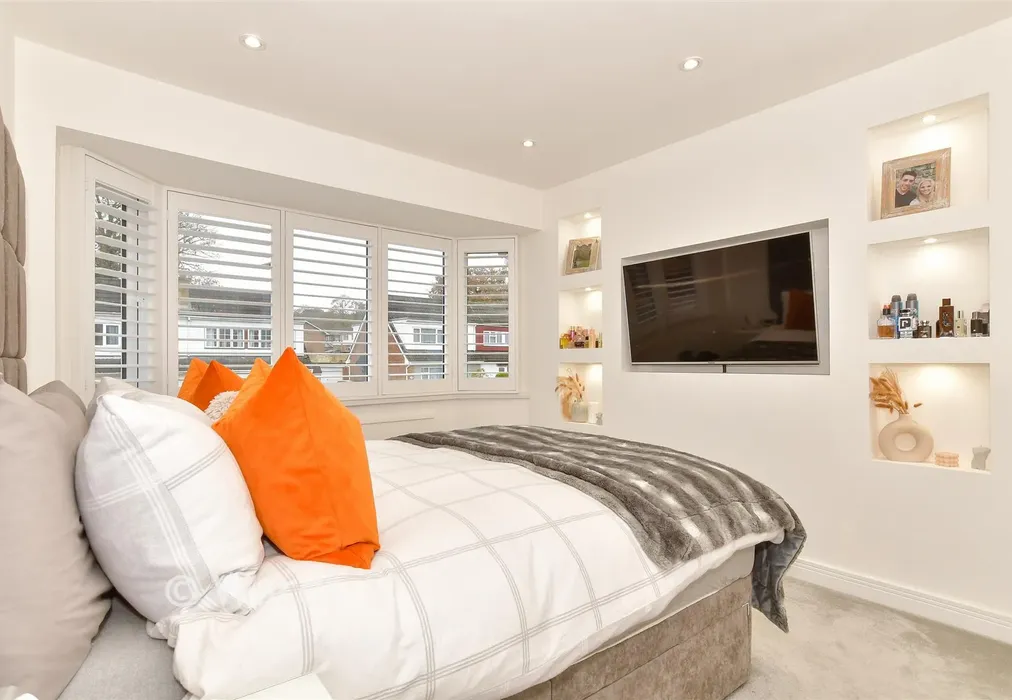 Bedroom 1 - Lynton Drive, Chatham, Kent - Wards of Kent