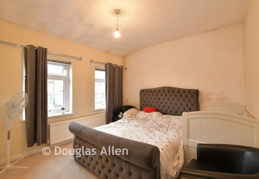 Bedroom 1 - Mansfield Road, Ilford, Essex - Wards of Kent