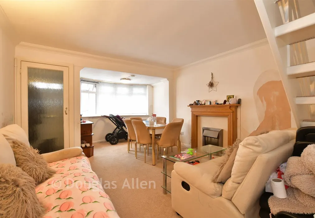 Lounge - Mansfield Road, Ilford, Essex - Wards of Kent