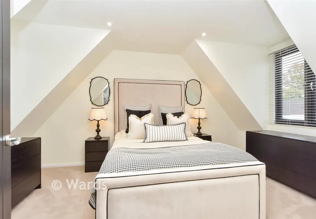 Bedroom 1 - Beechwood Drive, Meopham, Kent - Wards of Kent