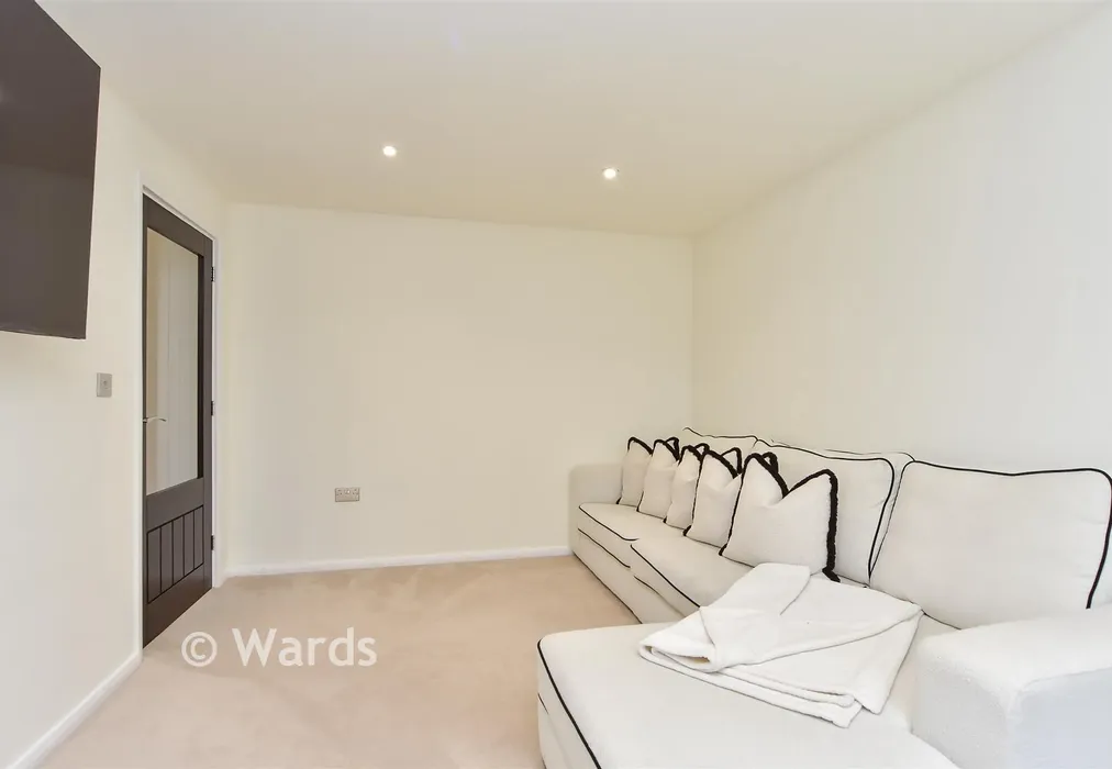 Lounge - Beechwood Drive, Meopham, Kent - Wards of Kent