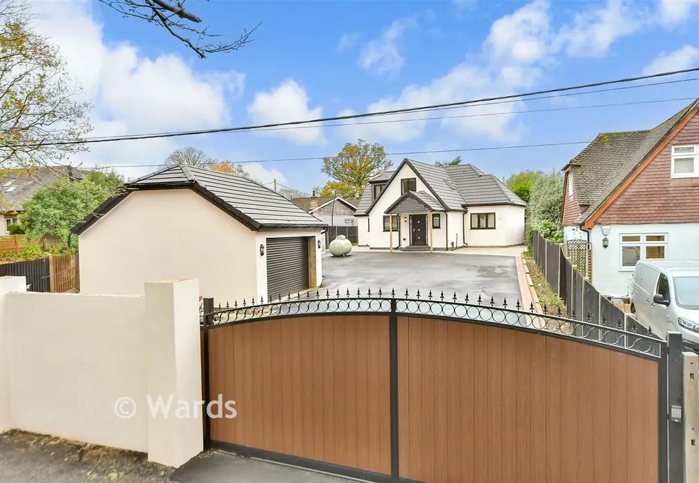 Front Web - Beechwood Drive, Meopham, Kent - Wards of Kent