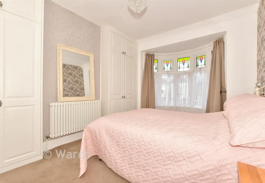 Bedroom 1 - Dymchurch Road, Hythe, Kent - Wards of Kent