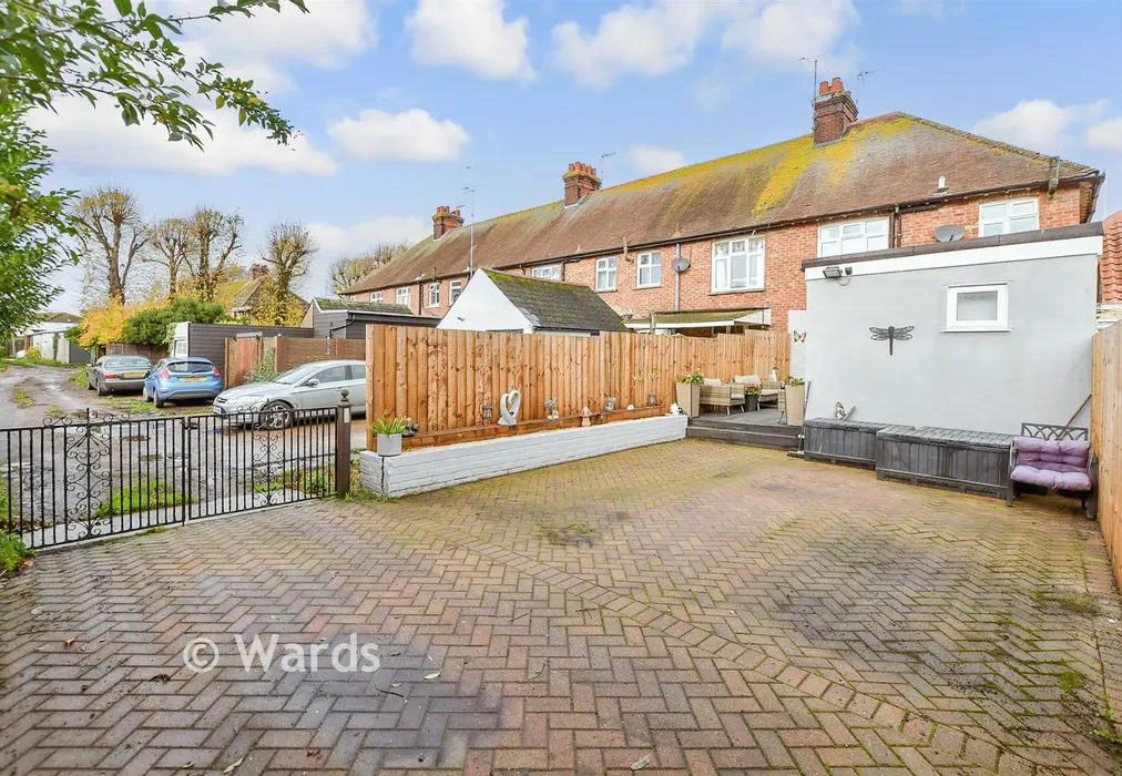 Rear Garden - Dymchurch Road, Hythe, Kent - Wards of Kent