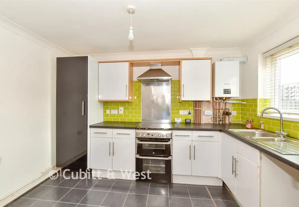 Kitchen - Stroud Close, Portsmouth, Hampshire - Wards of Kent