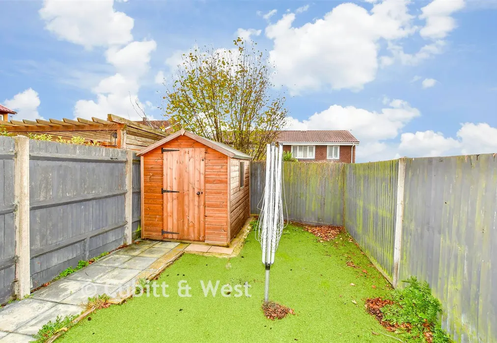 Rear Garden - Stroud Close, Portsmouth, Hampshire - Wards of Kent