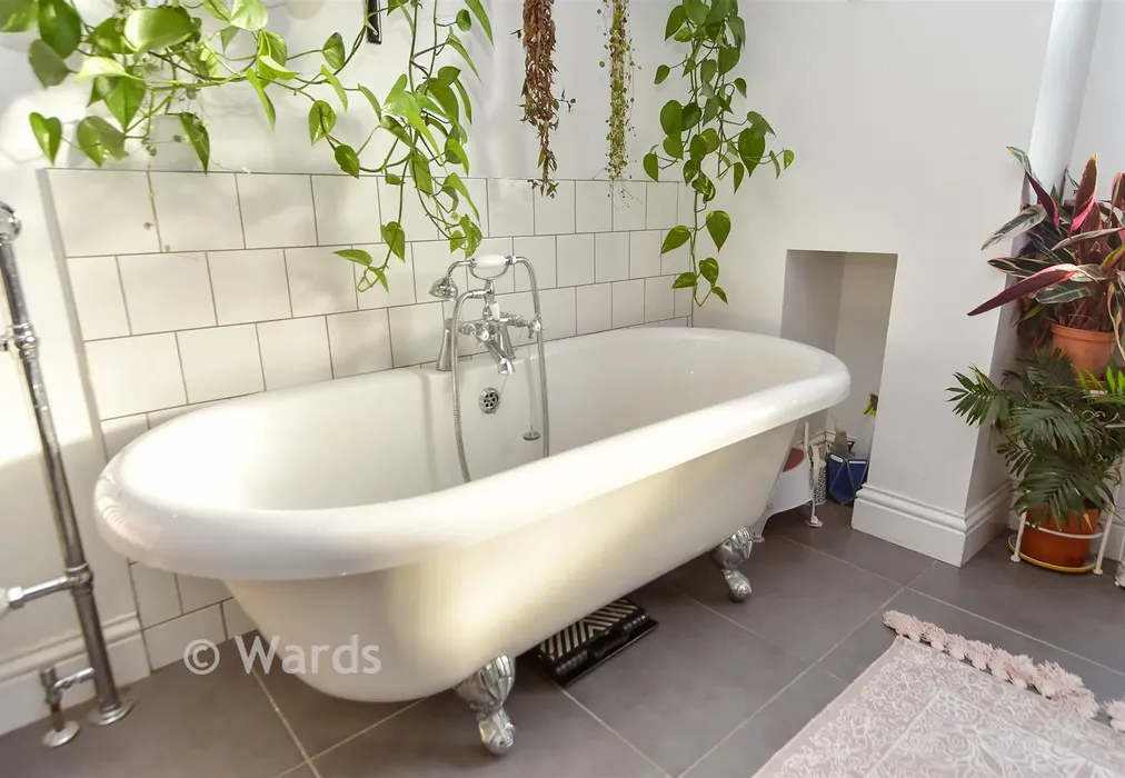 Internal Feature - Rochester Street, Chatham, Kent - Wards of Kent