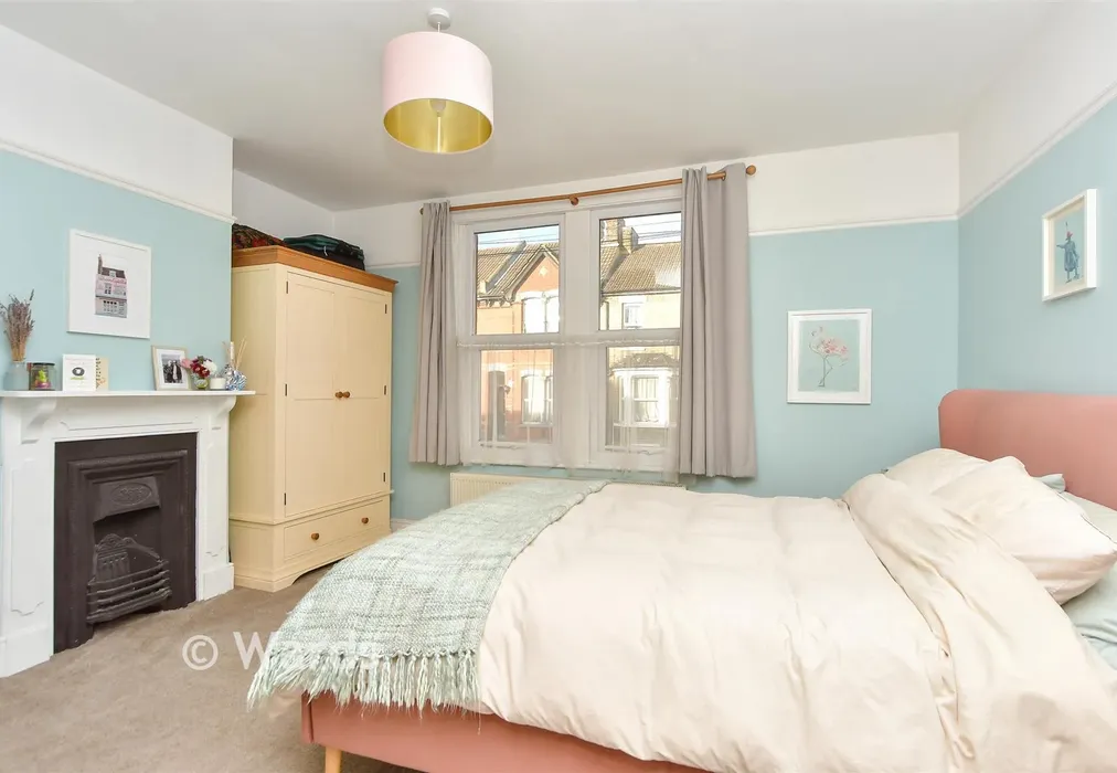 Bedroom 1 - Rochester Street, Chatham, Kent - Wards of Kent