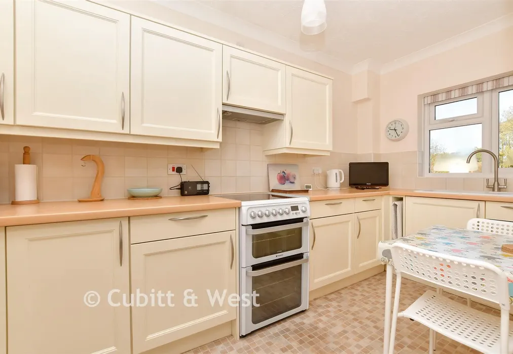 Kitchen - Peregrine Gardens, Shirley, Croydon, Surrey - Wards of Kent