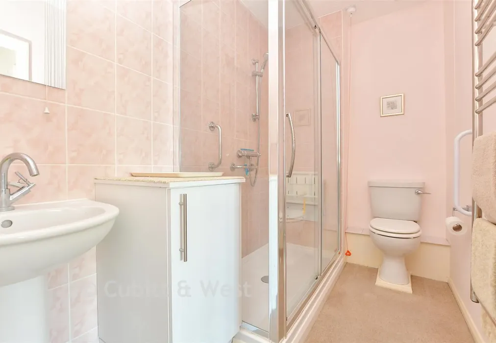 En-Suite Shower Room - Peregrine Gardens, Shirley, Croydon, Surrey - Wards of Kent