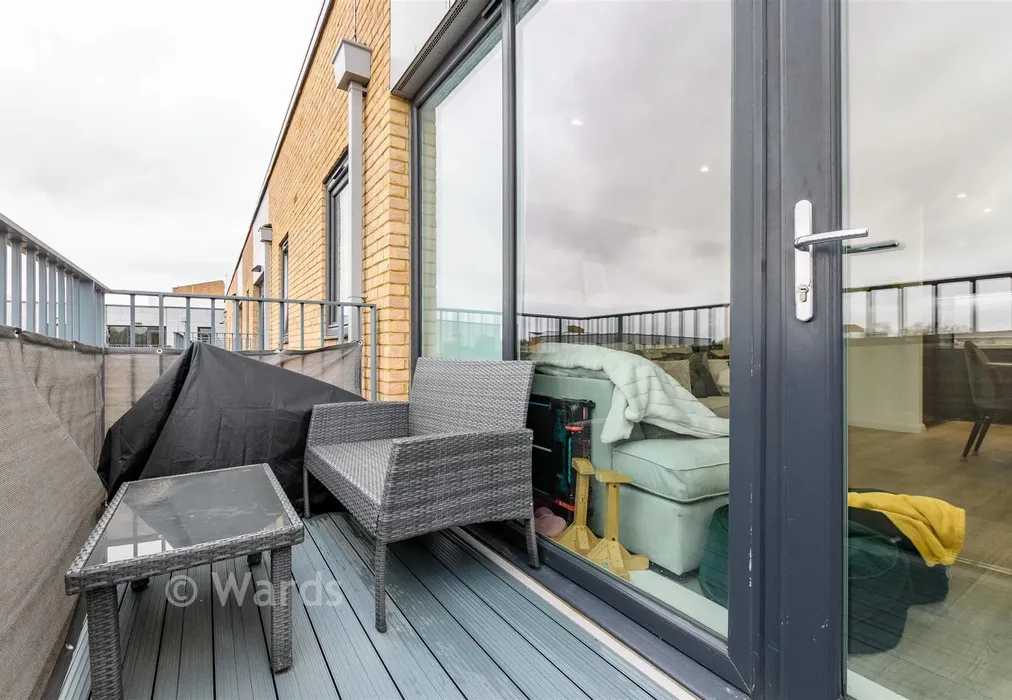 Balcony - Vauxhall Place, Dartford, Kent - Wards of Kent
