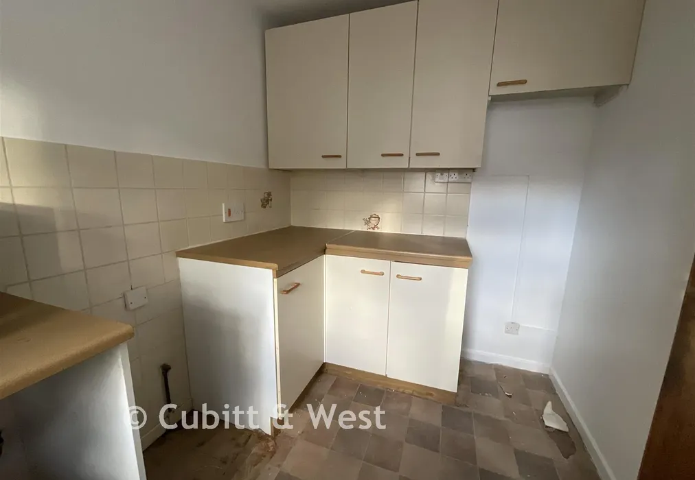 Kitchen - Lenham Road, Sutton, Surrey - Wards of Kent