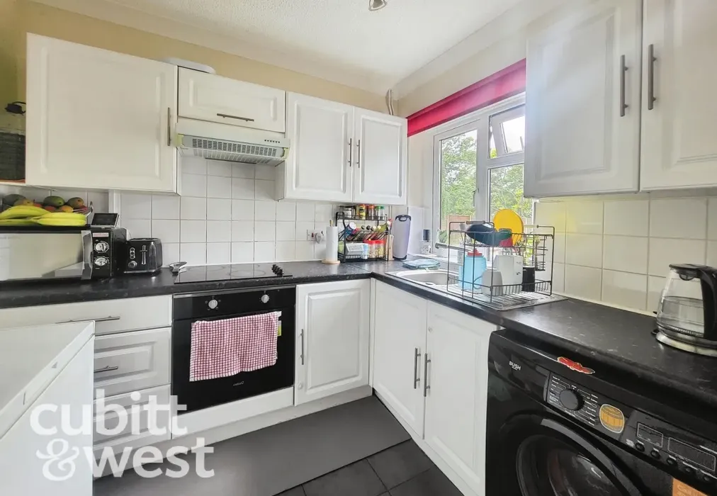  - AVAILABLE WITH NO DEPOSIT Pleasant Road Southsea PO4 - Wards of Kent