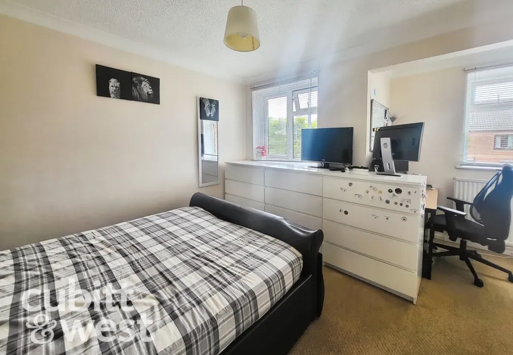  - AVAILABLE WITH NO DEPOSIT Pleasant Road Southsea PO4 - Wards of Kent