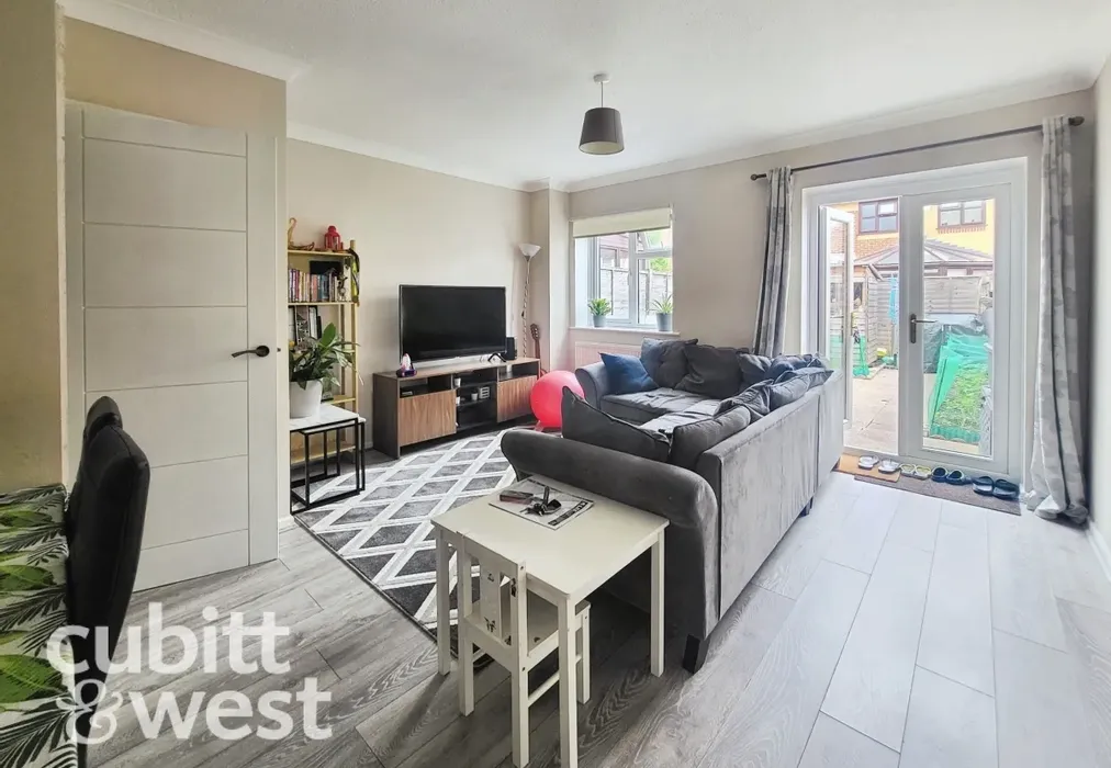  - AVAILABLE WITH NO DEPOSIT Pleasant Road Southsea PO4 - Wards of Kent