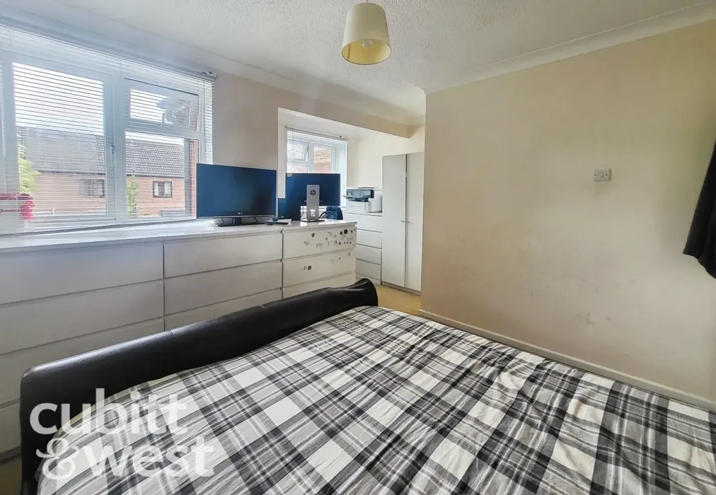  - AVAILABLE WITH NO DEPOSIT Pleasant Road Southsea PO4 - Wards of Kent