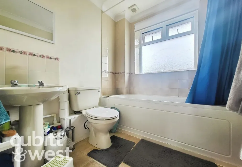  - AVAILABLE WITH NO DEPOSIT Pleasant Road Southsea PO4 - Wards of Kent