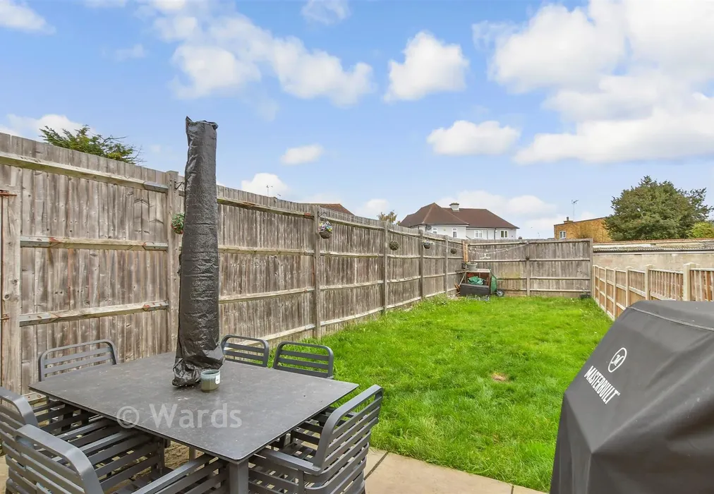 Rear Garden - Wainscott Walk, Wainscott, Rochester, Kent - Wards of Kent