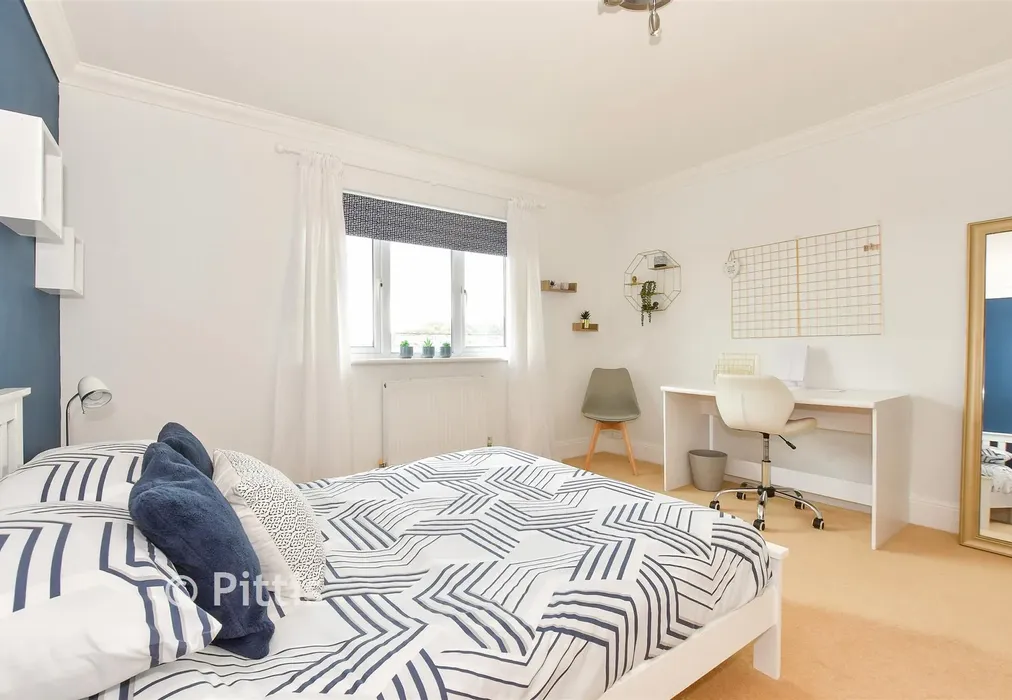 Bedroom 2 - Upper Hyde Farm Lane, Shanklin, Isle of Wight - Wards of Kent