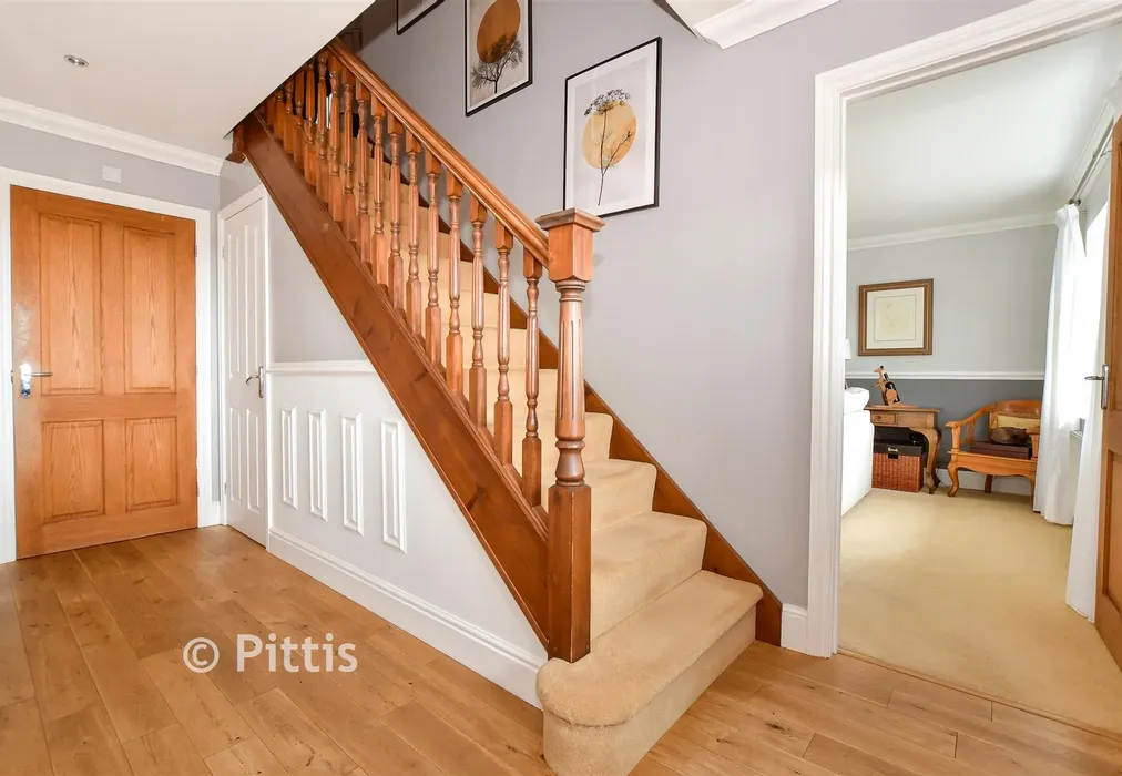 Internal Lifestyle Photograph - Upper Hyde Farm Lane, Shanklin, Isle of Wight - Wards of Kent