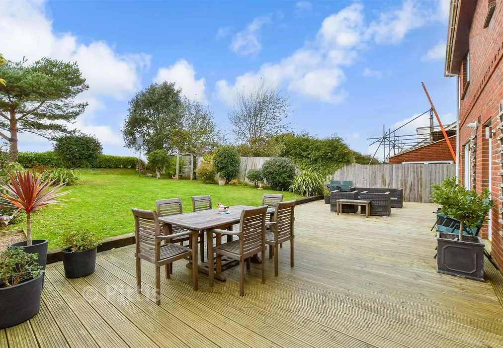 Rear Garden - Upper Hyde Farm Lane, Shanklin, Isle of Wight - Wards of Kent