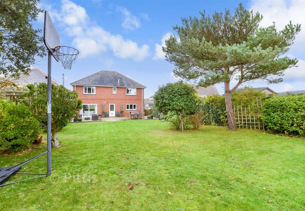 Rear Garden - Upper Hyde Farm Lane, Shanklin, Isle of Wight - Wards of Kent