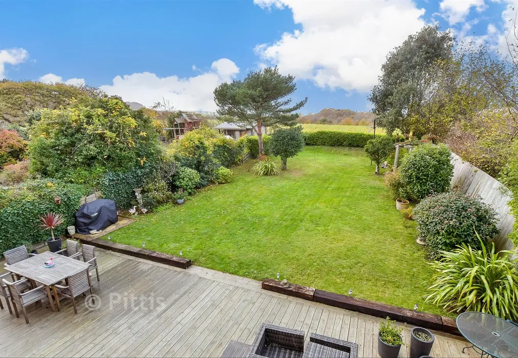 Rear Garden - Upper Hyde Farm Lane, Shanklin, Isle of Wight - Wards of Kent