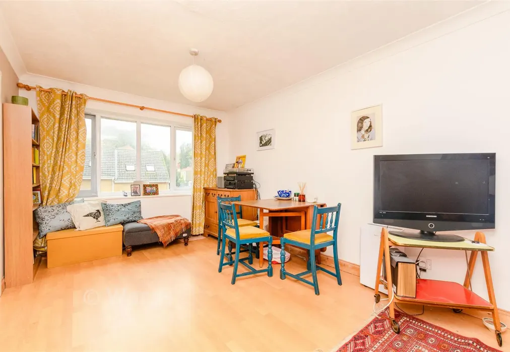 Lounge/Diner - Fort Pitt Street, Chatham, Kent - Wards of Kent