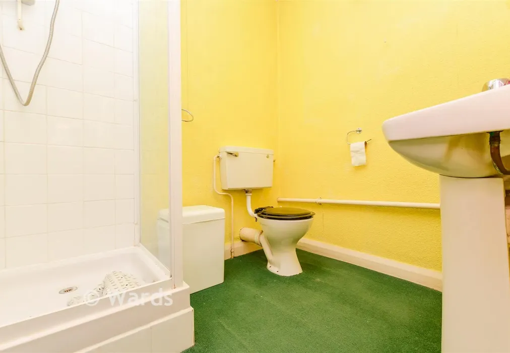 En-Suite Shower Room - Stephen Road, Bexleyheath, Kent - Wards of Kent